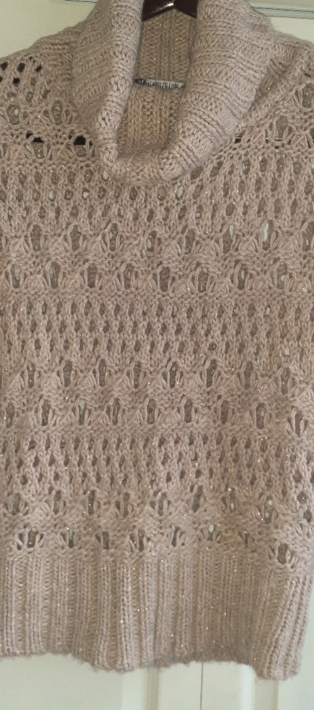 Jennifer Lopez knitted sweater